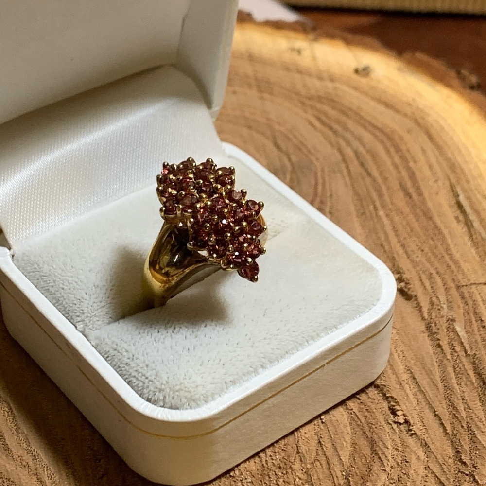 Estate Gorgeous Red Stones Gold Tone Ring Stamped China 925 Size 8”
